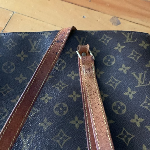 Louis Vuitton authentic Babylone Monogram Tote with Gold Hardware - Picture 4 of 9